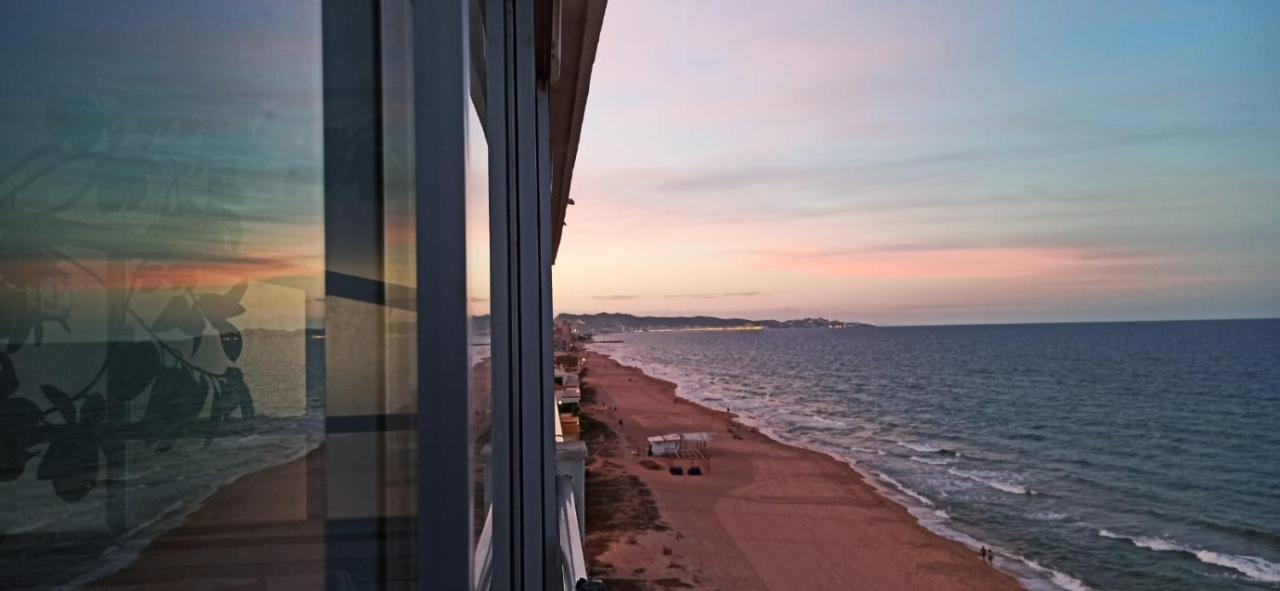 Sunset Room At Front Beach - Habitacion En La Playa Piso Privado تافيرنيس دي فالدينيا المظهر الخارجي الصورة