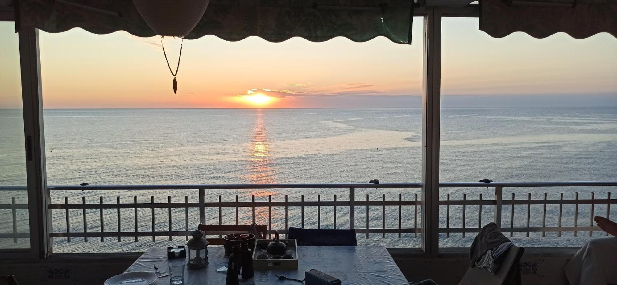 Sunset Room At Front Beach - Habitacion En La Playa Piso Privado تافيرنيس دي فالدينيا المظهر الخارجي الصورة